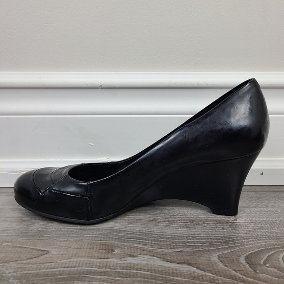 ALDO Black Wedge Round Toe Leather Heels Size 7.5 - Picture 4 of 17